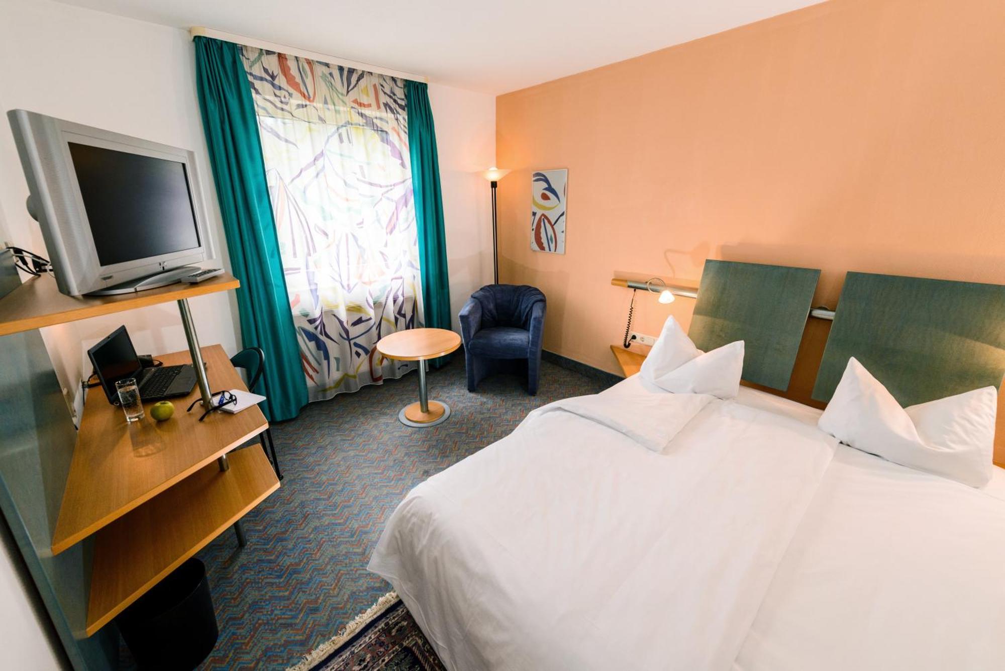 Hotel Residenz Schnelldorf Стая снимка