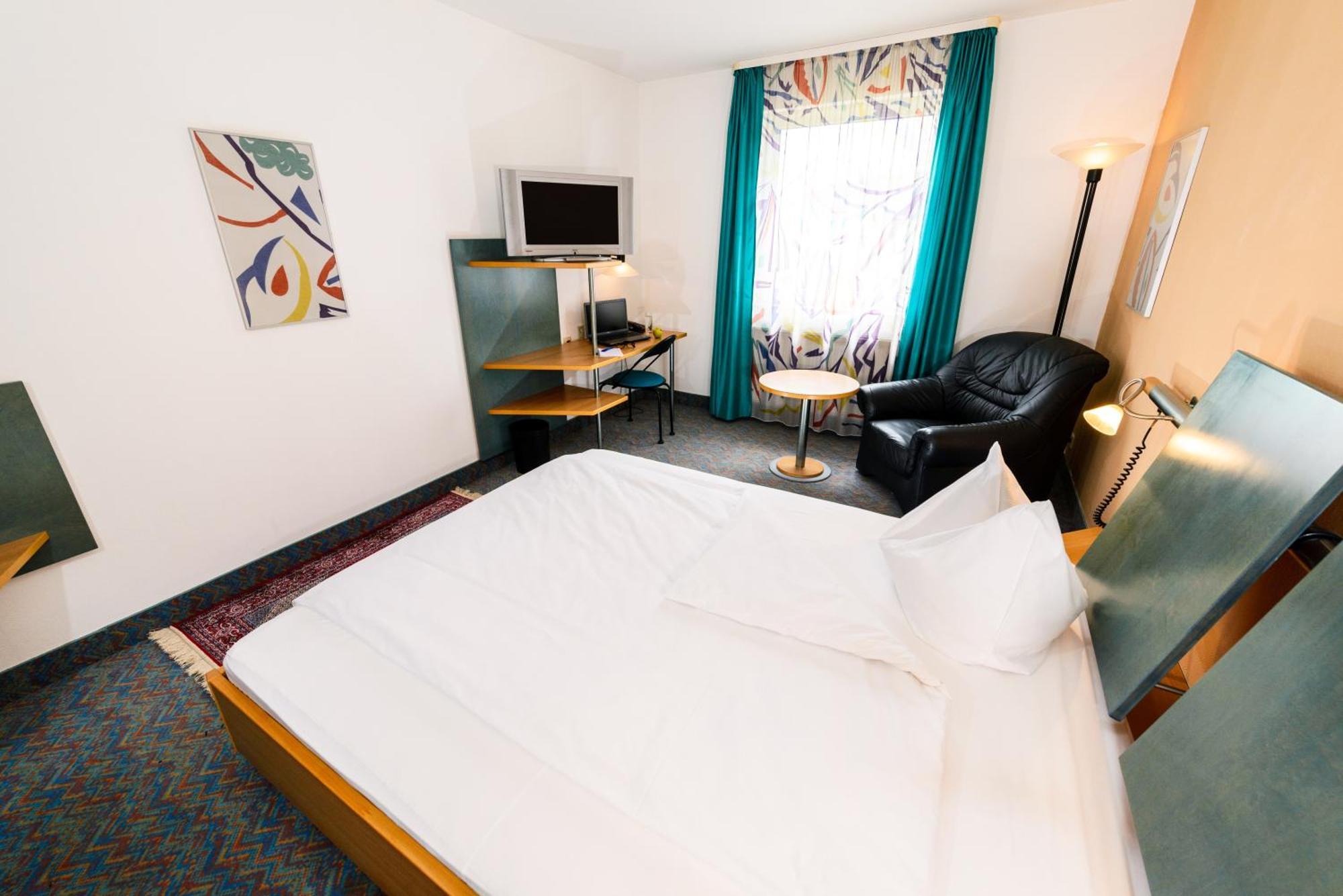 Hotel Residenz Schnelldorf Стая снимка