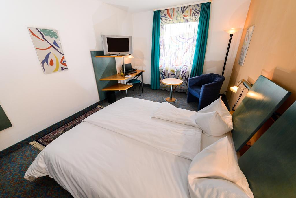 Hotel Residenz Schnelldorf Стая снимка