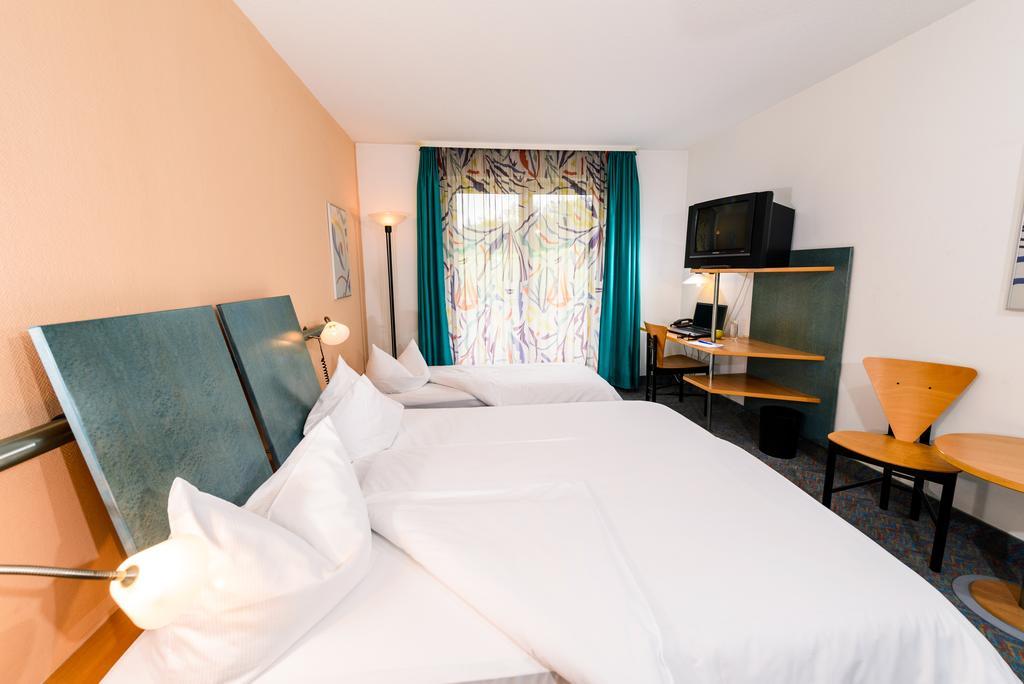 Hotel Residenz Schnelldorf Стая снимка