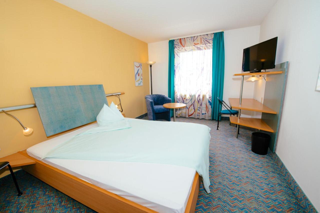 Hotel Residenz Schnelldorf Екстериор снимка